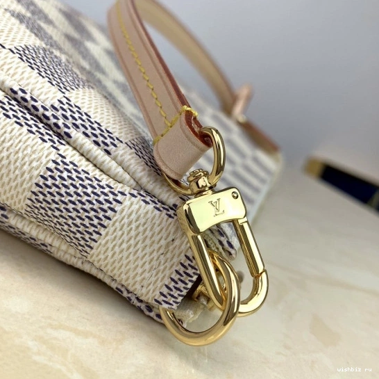 WIS Vuitton Louis POCHETTE ACCESSOIRES 0102
